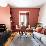 - Near The Champs-elysees Apartman