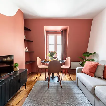 - Near The Champs-elysees Apartment