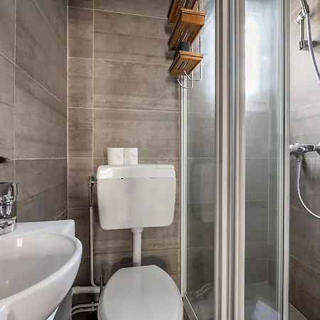 Apartment - Near The Champs-elysees