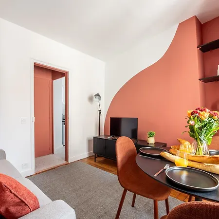 Apartment - Near The Champs-elysees *