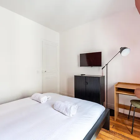 - Near The Champs-elysees Apartment Paris