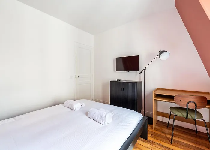 - Near The Champs-elysees アパート パリ