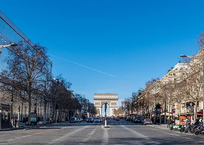 - Near The Champs-elysees アパート パリ